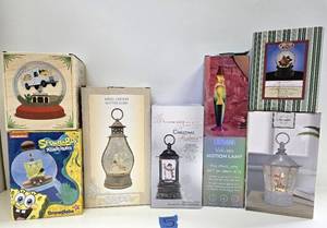 lot 327 image: Large Collection of Snow Globes & Snow Lanterns #5