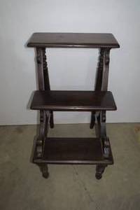 lot 26 image: Wood plantknick knack stand...