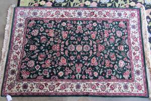 lot 42 image: Area rug...