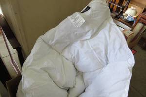 lot 63 image: Ralph Lauren king size throw cover...