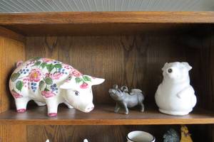lot 67 image: Decorative pigs, one cast iron, one...