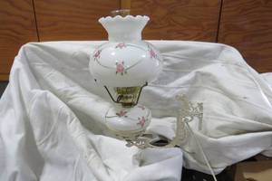lot 81 image: Wall electric lamp with bracket...