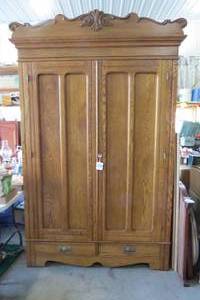 lot 121 image: Wardrobecabinet with shelves, appr...