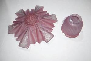 lot 159 image: Antique glass light fixtureshade, ...