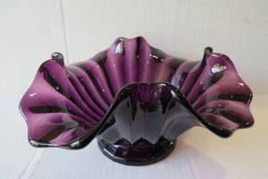 lot 171 image: Fenton bowl...