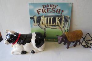 lot 189 image: Lighted cow lamp with cookie jar an...