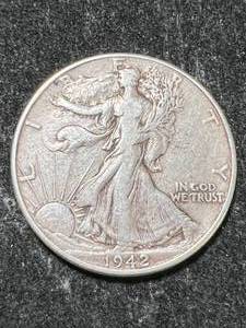 lot 48 image: 1942 US WALKING LIBERTY HALF DOLLAR