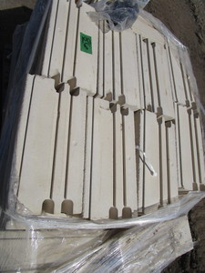 lot 86 image: Travertina Faced Wall Block - Ivory