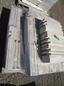 lot 93 image: Travertina Faced Wall Block - Ivory