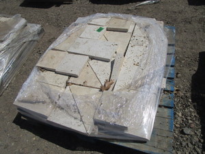 lot 122 image: Pavers - Travertina