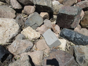 lot 149 image: Fieldstone Boulders 6-18, One Random Skidloader Bucket Full