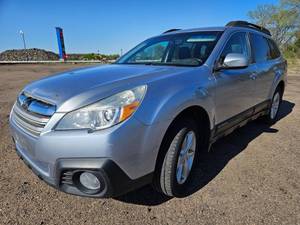lot 7 image: 2014 Subaru Outback