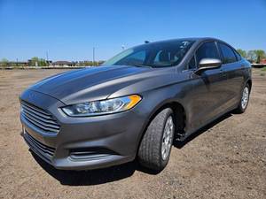 lot 12 image: 2013 Ford Fusion