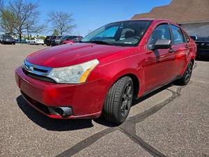 lot 16 image: 2010 Ford Focus - CranksNo Start