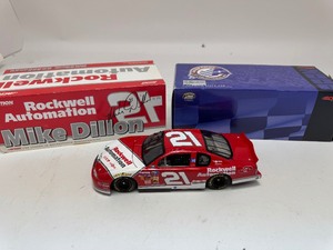 lot 75 image: Mike Dillon #21 Rockwell Automation 2000 Monte Carlo
