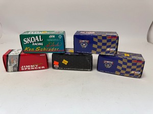 lot 22 image: Lot of Diecast