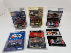 lot 34 image: (6) Jeff Gordon Diecast