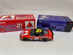 lot 57 image: Elliott Sadler #21 Citgo 2000 Taurus