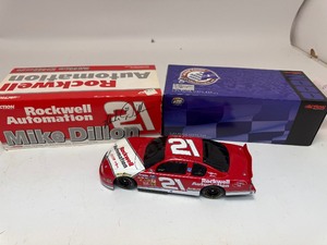 lot 65 image: Mike Dillon #21 Rockwell Automation 2000 Monte Carlo