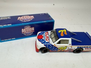 lot 70 image: Kenji Momotas #71 1995 Marukatsu Chevy Silverado