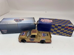 lot 120 image: Nascar 50th Anniversary 1998 Ford Race Truck