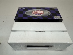 lot 133 image: BOBBY ALLISON #22 MILLER 1985 MONTE CARLO