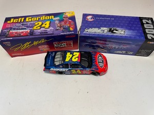 lot 138 image: Jeff Gordon #24 Dupont 2002 Monte Carlo
