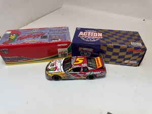 lot 153 image: Terry Labonte #5 Kelloggs Iron Man 1998 Monte Carlo
