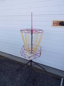 lot 35 image: Disk Golf Catcher with 2 Frisbees