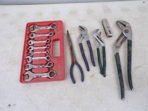 lot 21 image: Stuby Wrench Set and 4 Pilars and Allen Key Set