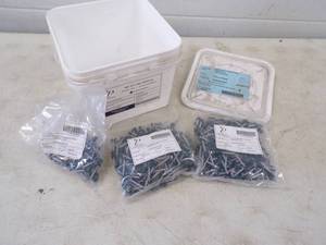 lot 19 image: 500 Screws for Steel Siding Ivy Color