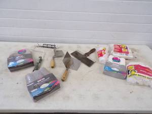 lot 15 image: Painting and Sheet Rock Mudding Tools and Supplies