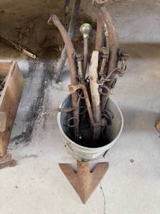 lot 49 image: Vintage Horse Tack