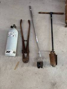 lot 60 image: Vintage Post hole Digger, Edger, Bolt Cutter, Air Tank