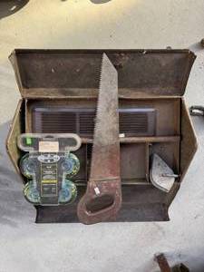 lot 70 image: Vintage Tool Box with Tools