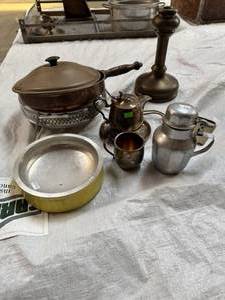 lot 113 image: Vintage Kitchen Items