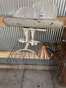 lot 153 image: Vintage Scale and Wire Stand