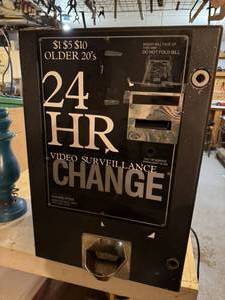 lot 173 image: Change Machine