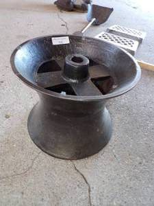lot 89 image: Large Pully