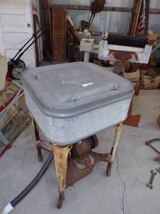 lot 72 image: Vintage Washing Machine