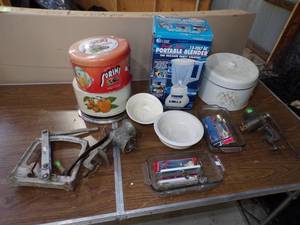 lot 57 image: Vintage Tins, Meat Grinder Glass Dish