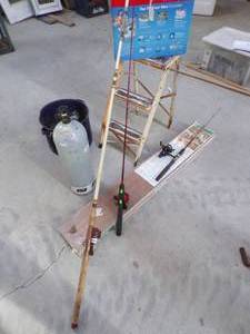lot 54 image: Enamal Pot, Step Stool and Air Cleaner