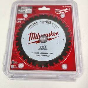 lot 22 image: New Milwaukee Metal & Stainless 5-38 30 Tooth 48-40-4070