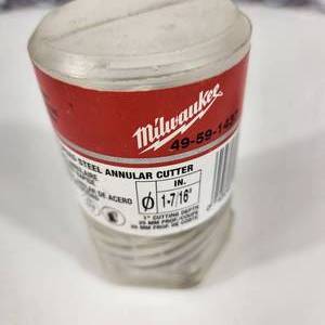 lot 36 image: New Milwaukee Annular Cutter 49-59-1437 1-716 x 1