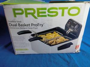 lot 244 image: Presto ProFry 12-Cup Dual-Basket Deep Fryer