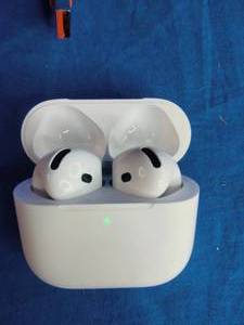 Apple AirPods 4 with Active Noise Cancellation