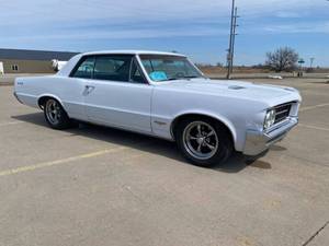 1964 Pontiac LeMans (GTO CLONE)
