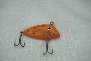 lot 4 image: Vintage Buckeye Bait Fishing Lure