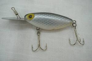 lot 32 image: Vintage Thin Fin Hot N Tot Lure