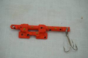 lot 57 image: Unique Vintage Handmade Lure